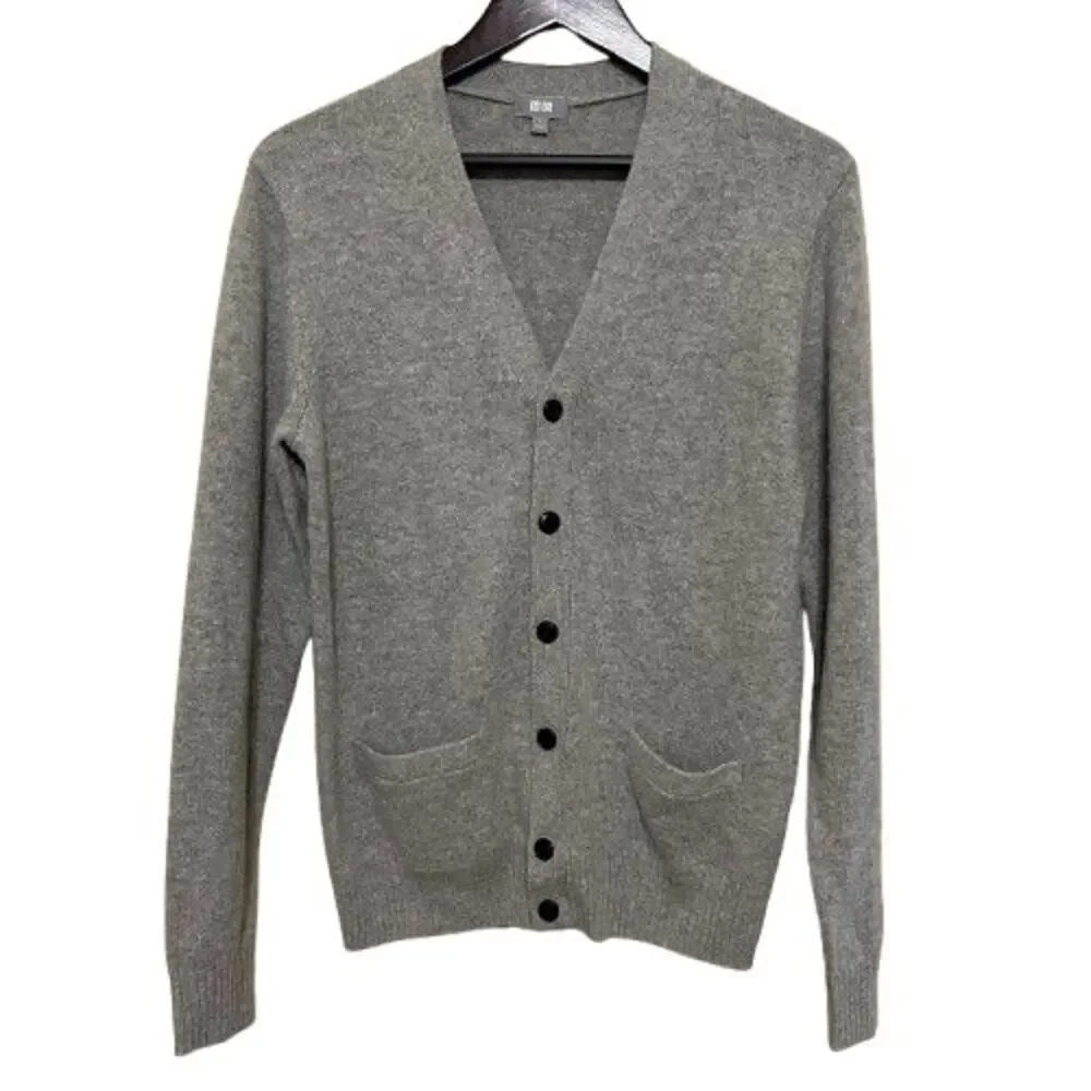 Uniqlo Cardigan Sweater Mens Size Small Gray Wool Blend Button Pockets